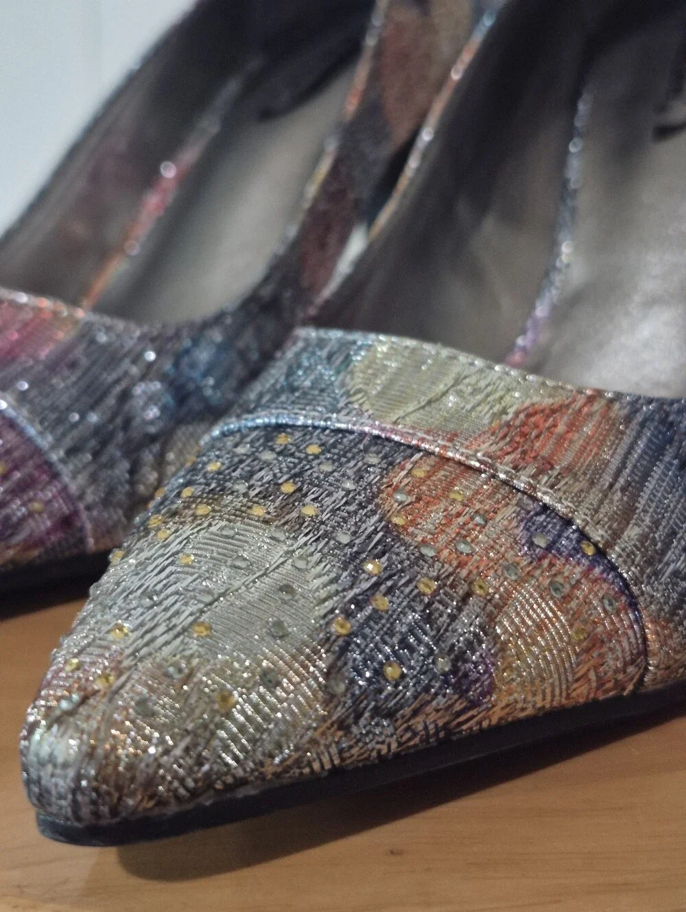 J Renee Pointed Toe Pumps size 8 M snake metallic pastel colors with studs